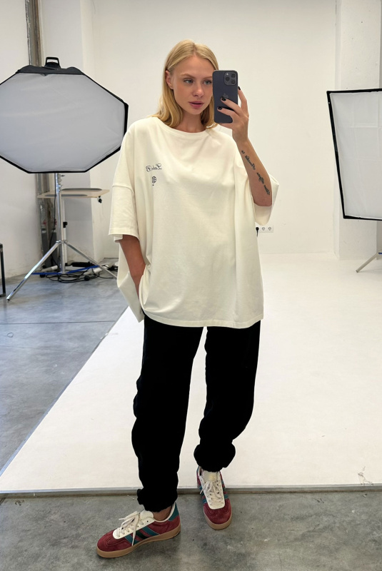 Футболка объемная WANTED WHITE Футболка объемная WANTED WHITE