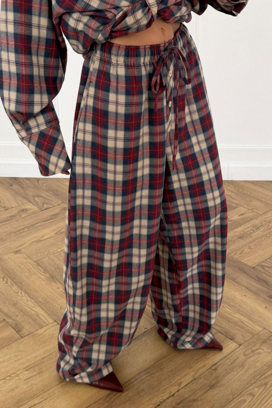 Брюки «бананы» в клетку