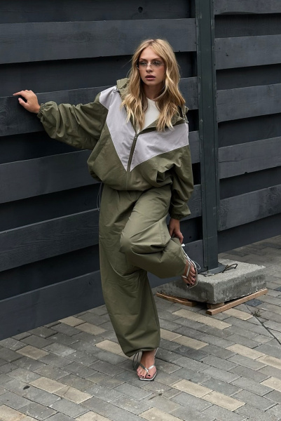 Ветровка с капюшоном GREEN