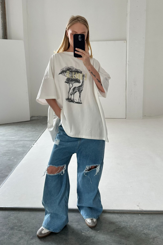 Футболка объемная с принтом GIRAFFE WHITE