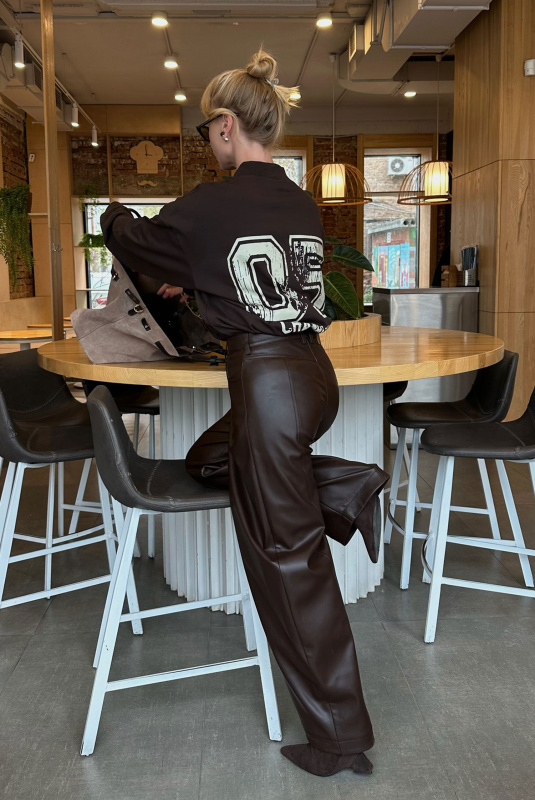 Лонгслив объемный BROWN