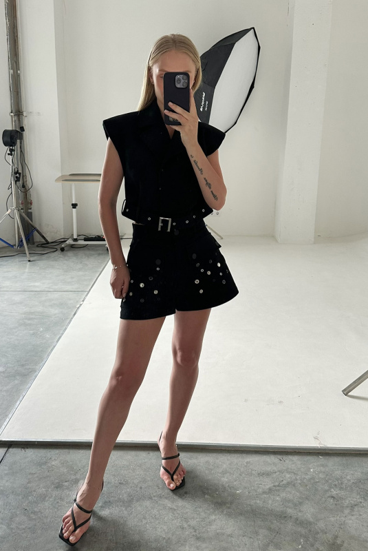 Жилет черный ULLA & LABEL .B