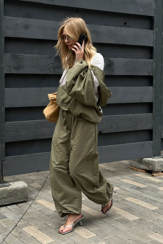 Брюки «бананы» плащевые GREEN