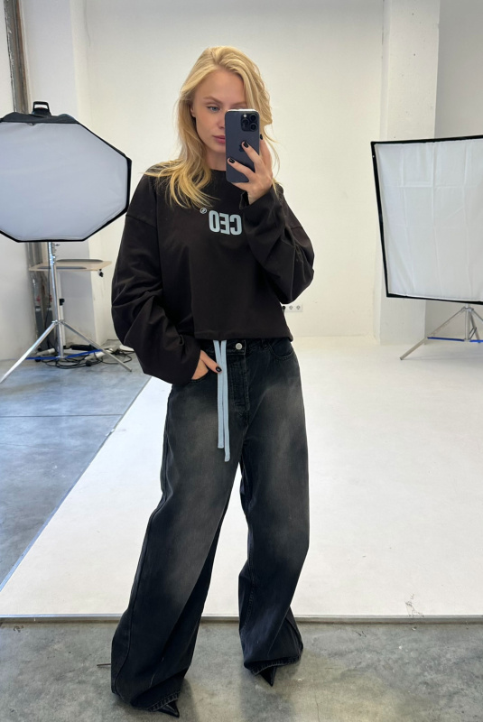 Лонгслив на кулисе BROWN