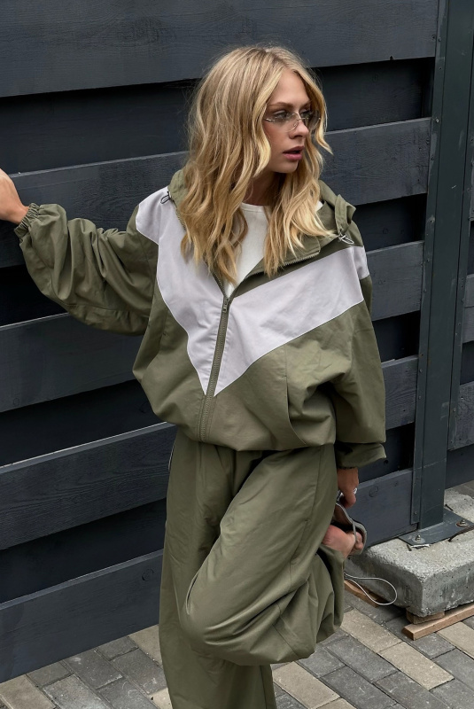 Ветровка с капюшоном GREEN