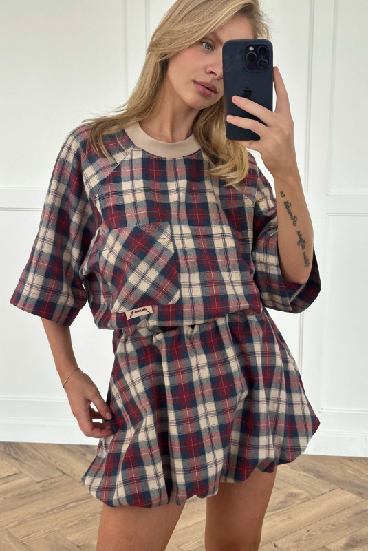 Футболка объемная в клетку