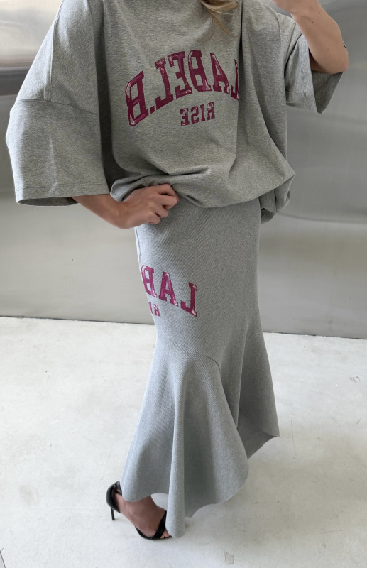 Юбка с клиньями из фактурного трикотажа