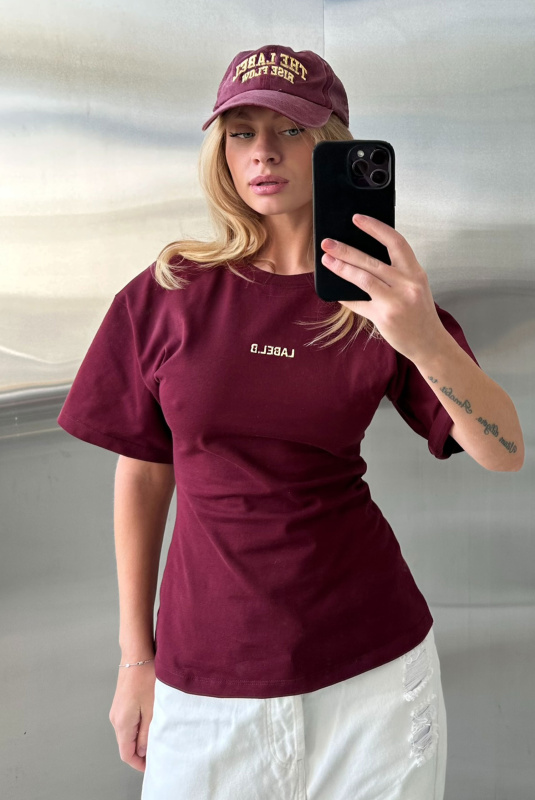 Футболка приталенная (бордовая)