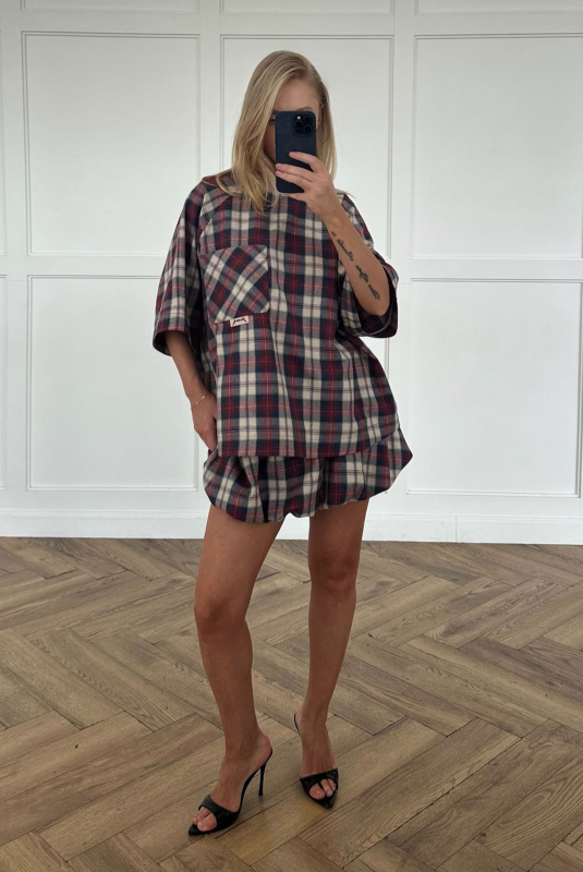 Футболка объемная в клетку