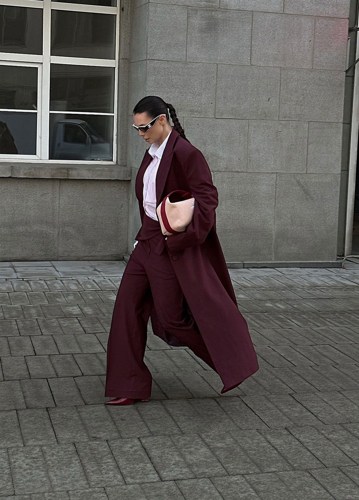 Пиджак длины миди