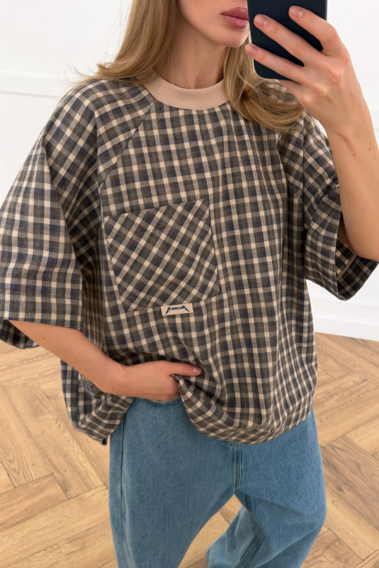 Футболка объемная в клетку (сине-коричневая)