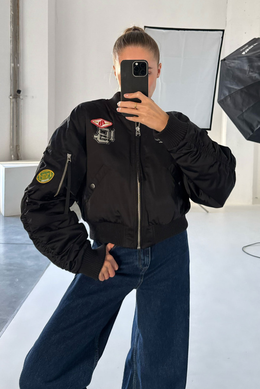 Бомбер короткий BLACK
