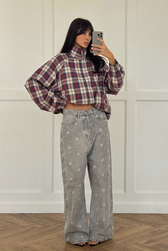 Джинсы на низкой посадке с паттерном