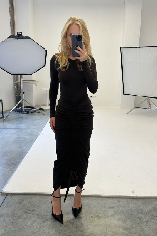 Платье slim-fit BROWN