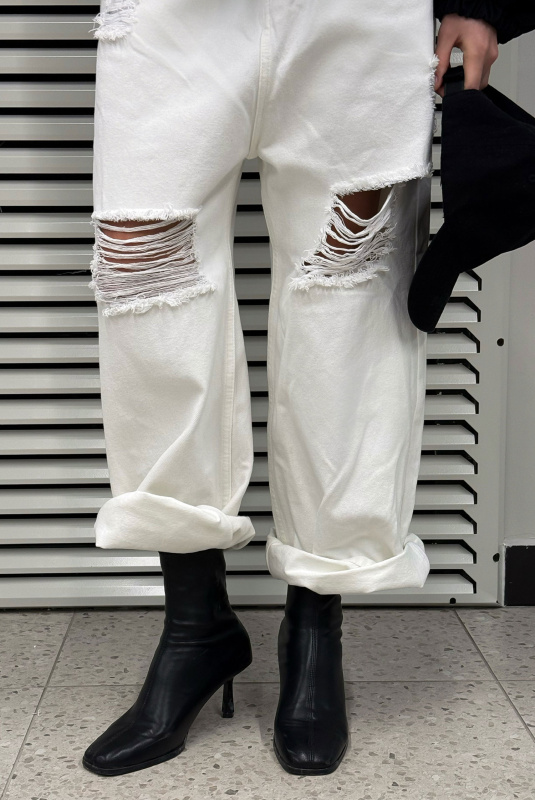 Джинсы рваные (белые)