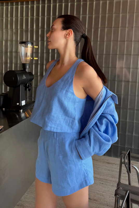 Шорты на высокой посадке изо льна LIGHT BLUE Шорты на высокой посадке изо льна LIGHT BLUE