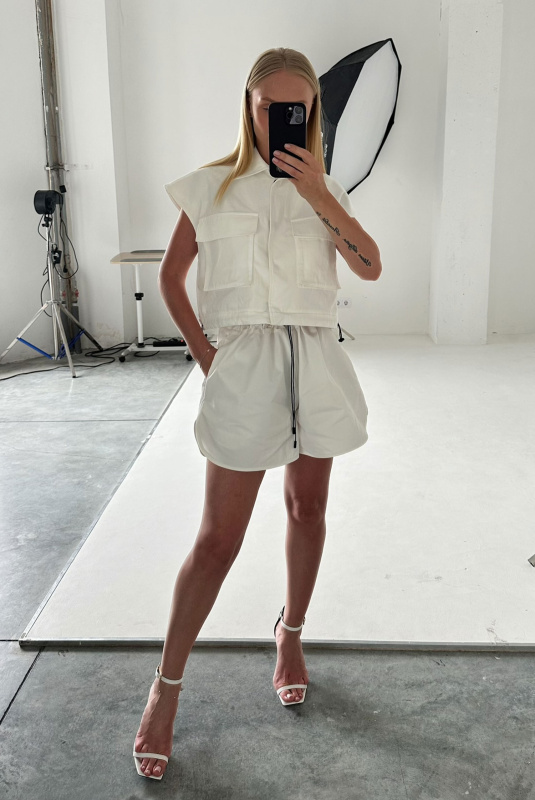 Жилет "Safari' Белый ULLA & LABEL .B Жилет "Safari' Белый ULLA & LABEL .B