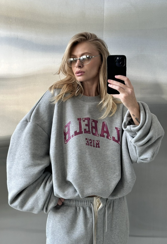 Свитшот с защипами