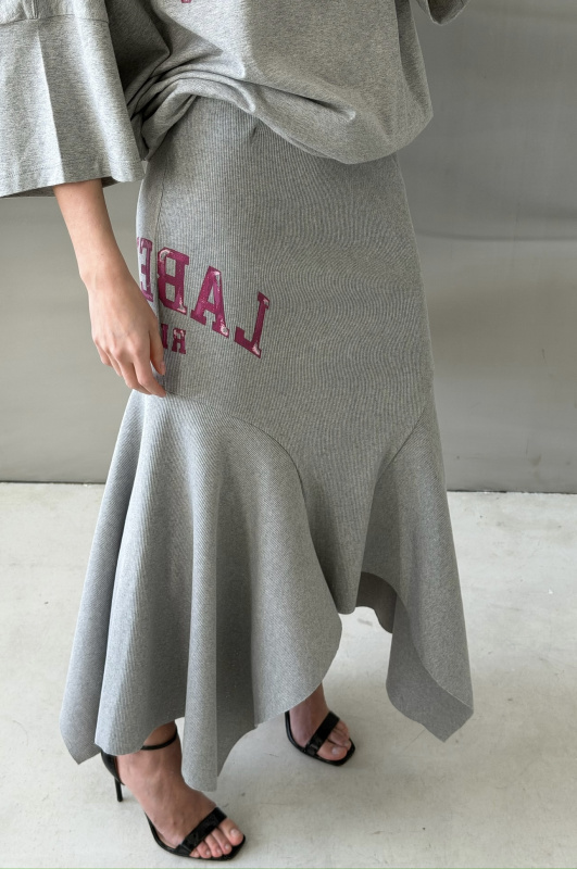 Юбка с клиньями из фактурного трикотажа