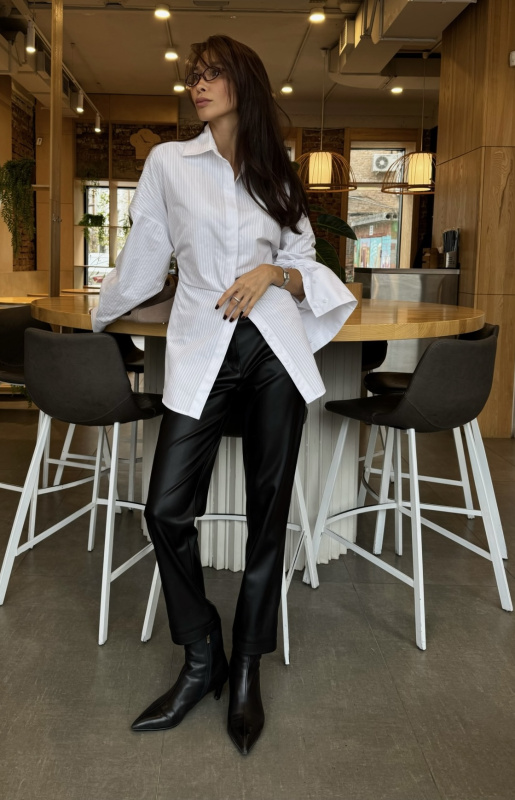 Брюки узкие из экокожи BLACK